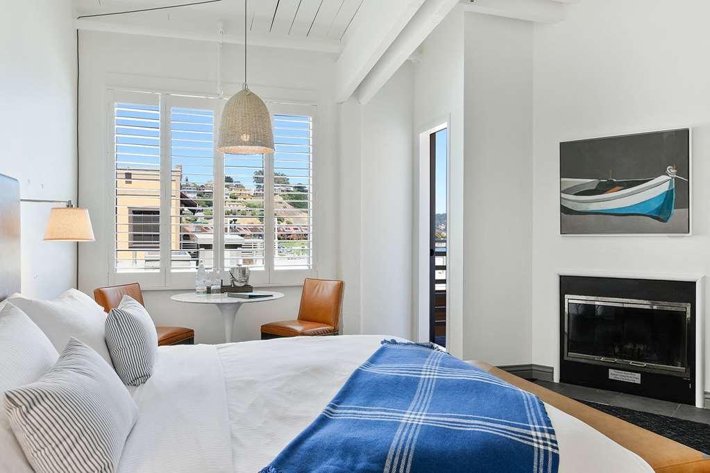 Waters Edge Hotel Tiburon Room photo